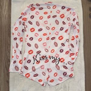 Kiss Print Long Sleeve Pajama Set